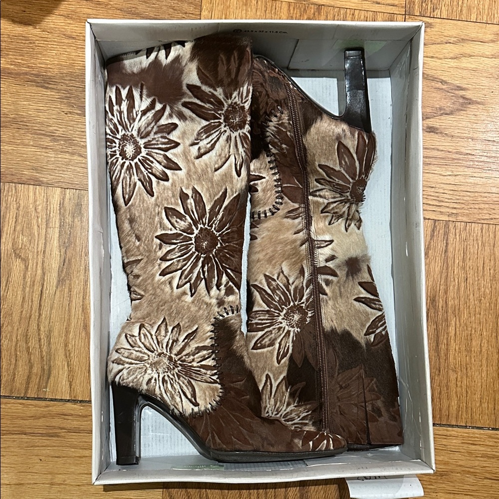 🌻Spectacular Cow Hide Hair Boots🌻